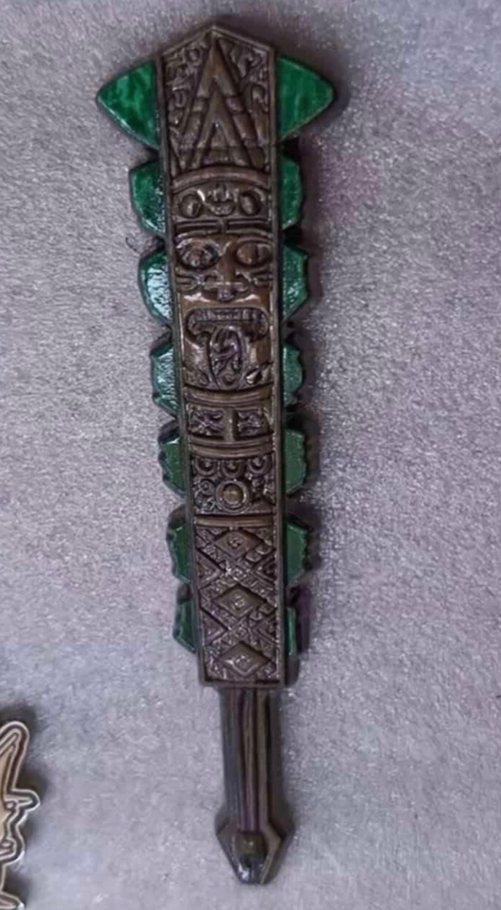 The Macuahuitl (green)