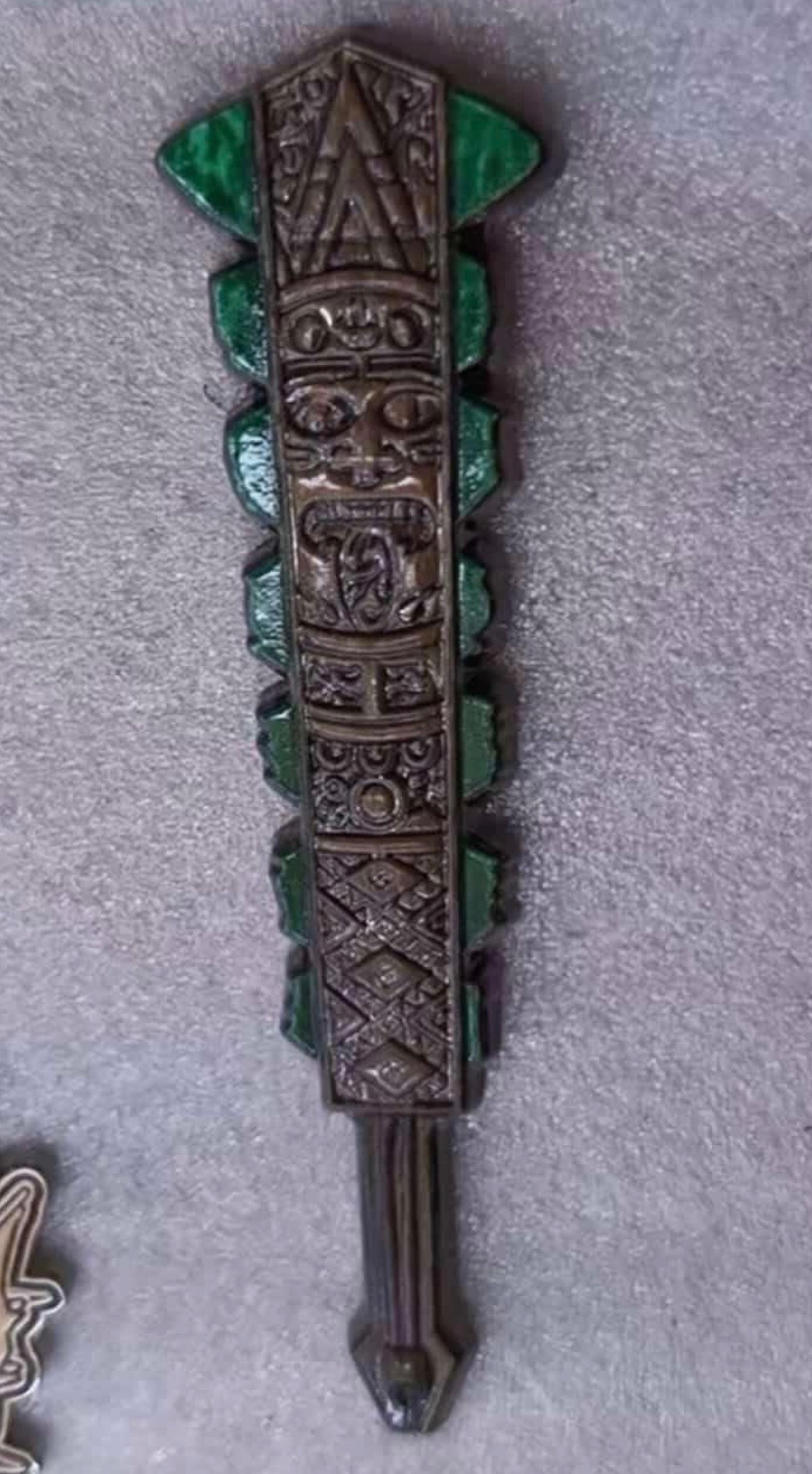 The Macuahuitl (green)